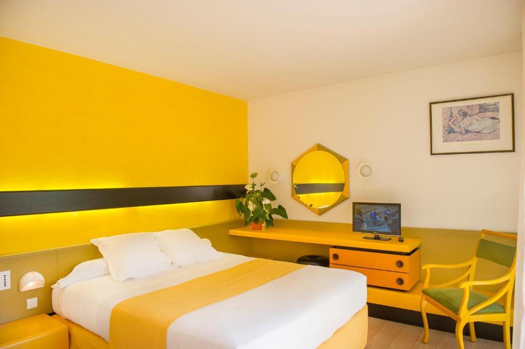 Hôtel Urbain V Mende Buitenkant foto